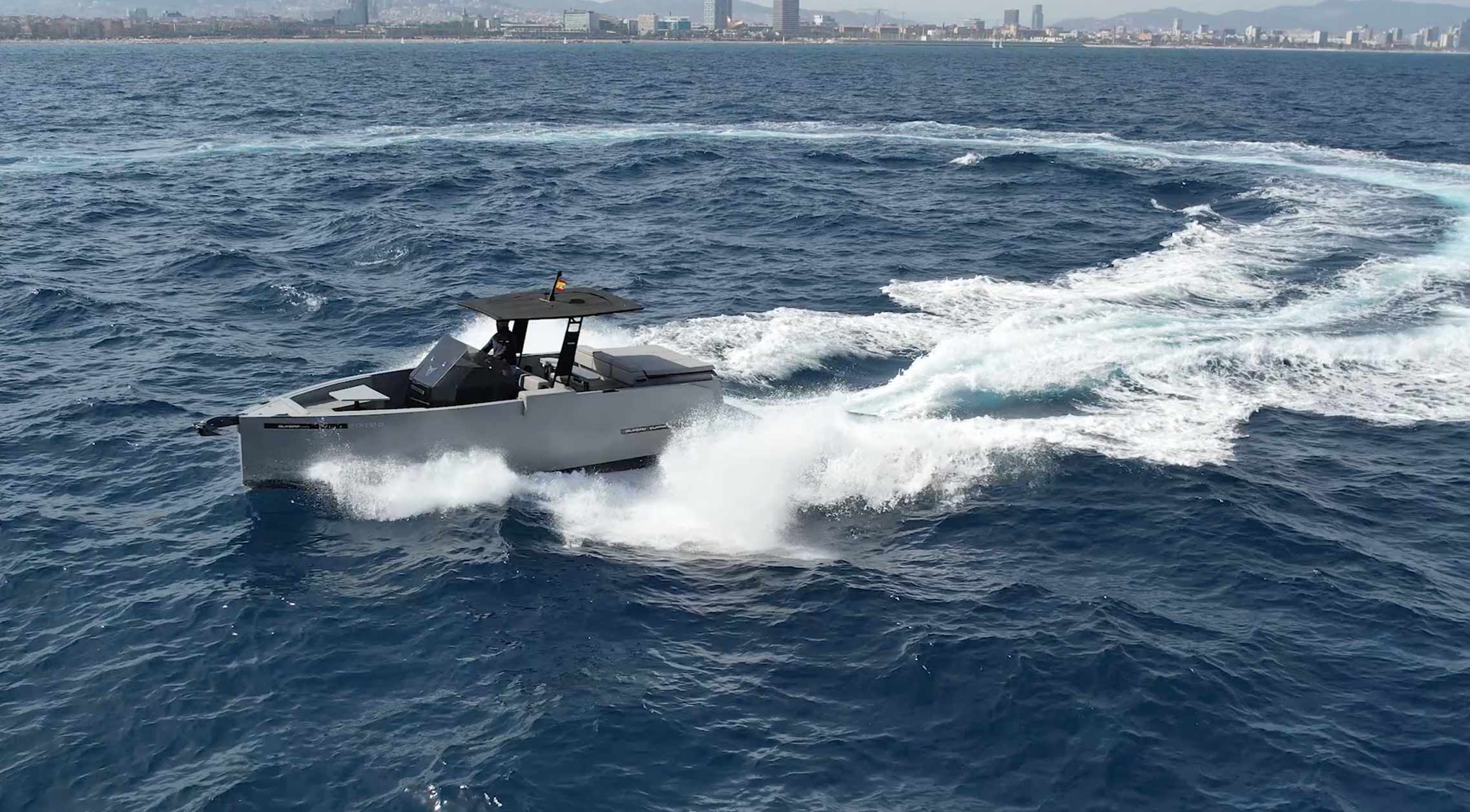 De Antonio yachts d28 hybrid yacht De Antonio yachts d28 hybrid yacht